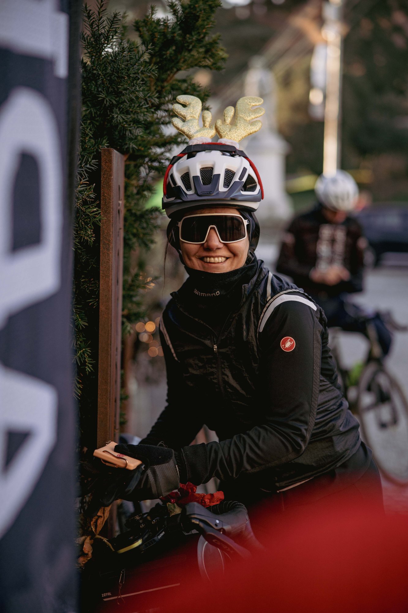 Partecipante sorridente Christmas Gravel